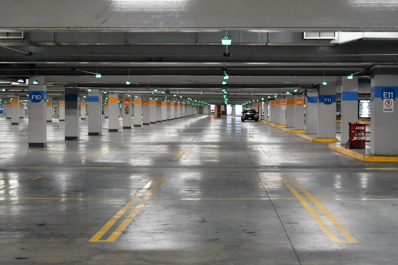 parking lot, loneliness, vacuum, lonely, abandoned, darkness, lake, transport, only, parking, cars, park, mall, nature, urban. Bookkeeping for a parking lot striping business: enough to stay in control